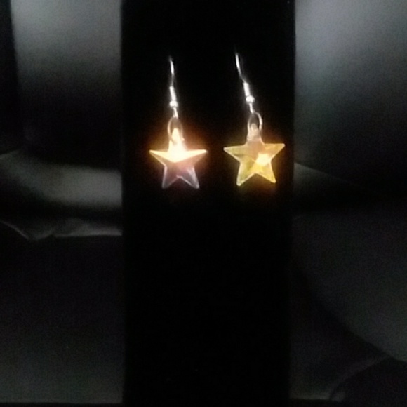 Swarvorskie crystal star earrings. - Picture 6 of 7